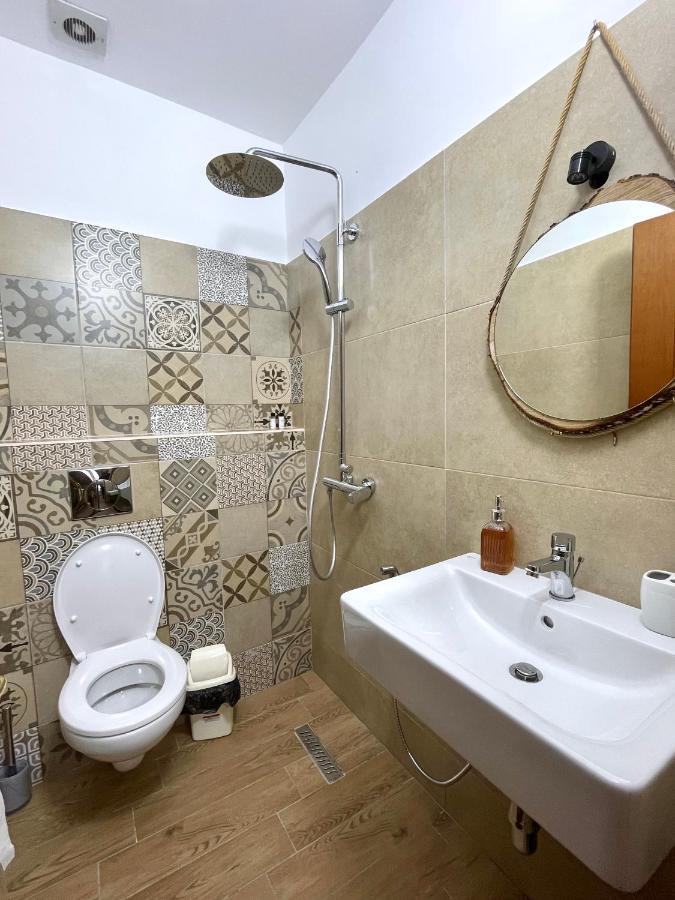 Tekada Hotel & Restaurant Vlorë 외부 사진