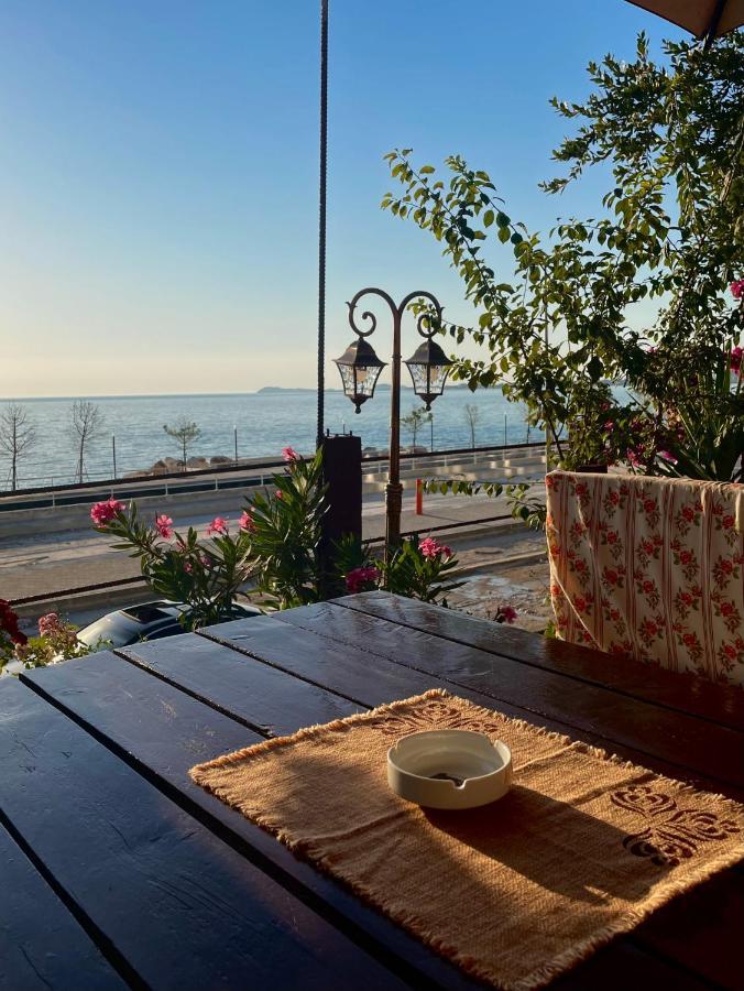Tekada Hotel & Restaurant Vlorë 외부 사진